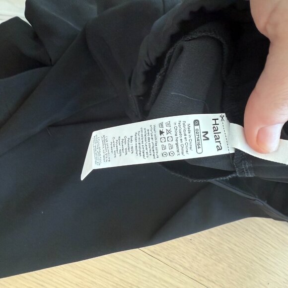 Halara - Black - Front pleat shorts - 3" - Size M - NWT - Picture 8 of 8
